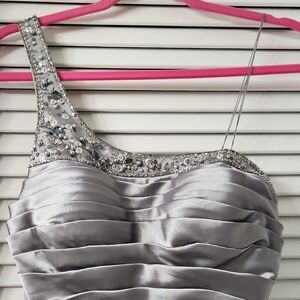 Gorgeous Elegant Silver One-Shoulder Dress